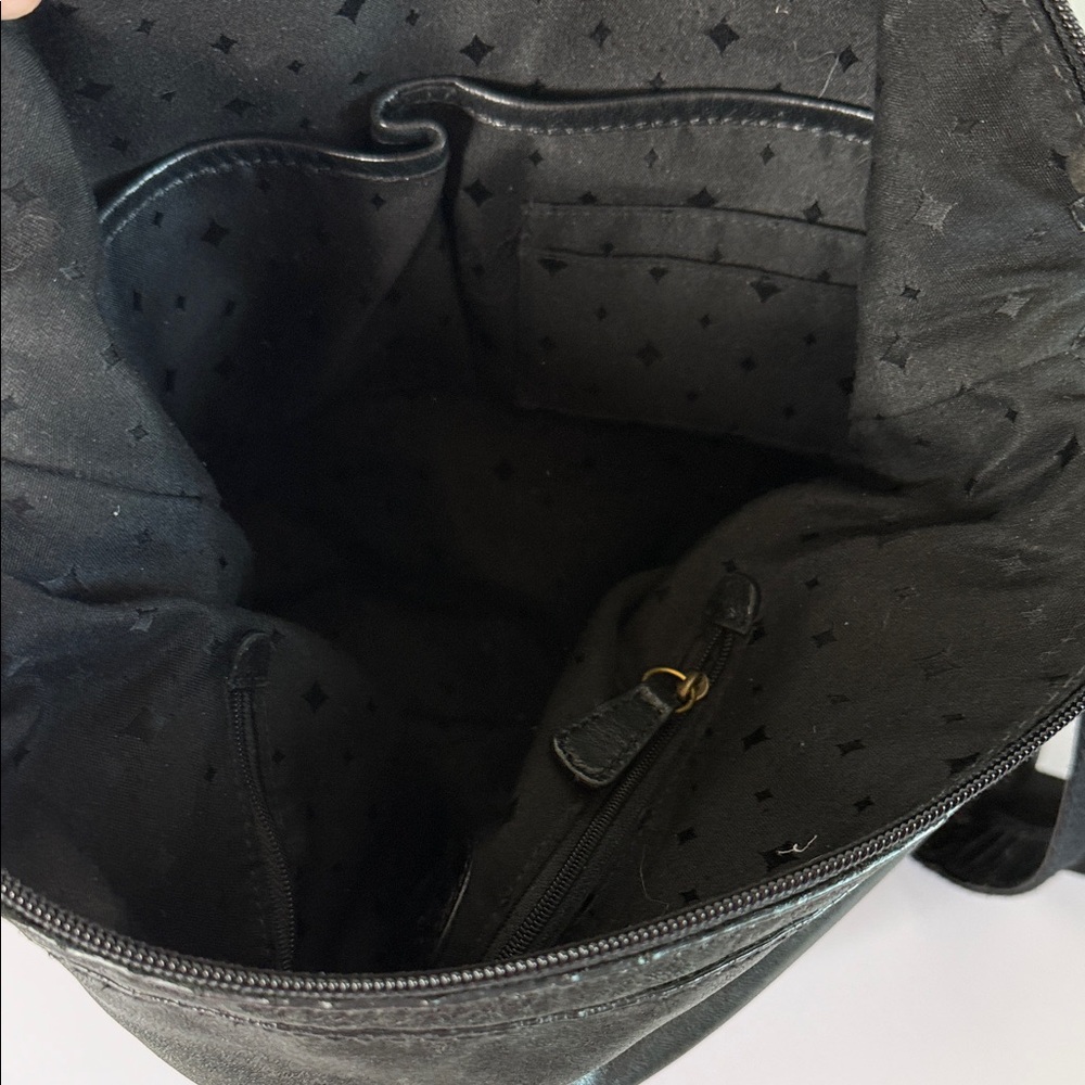 FOSSLI Leather Crossbody Bag - Picture 8 of 10